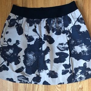 Beautiful JCrew tan khaki skirt with floral detail